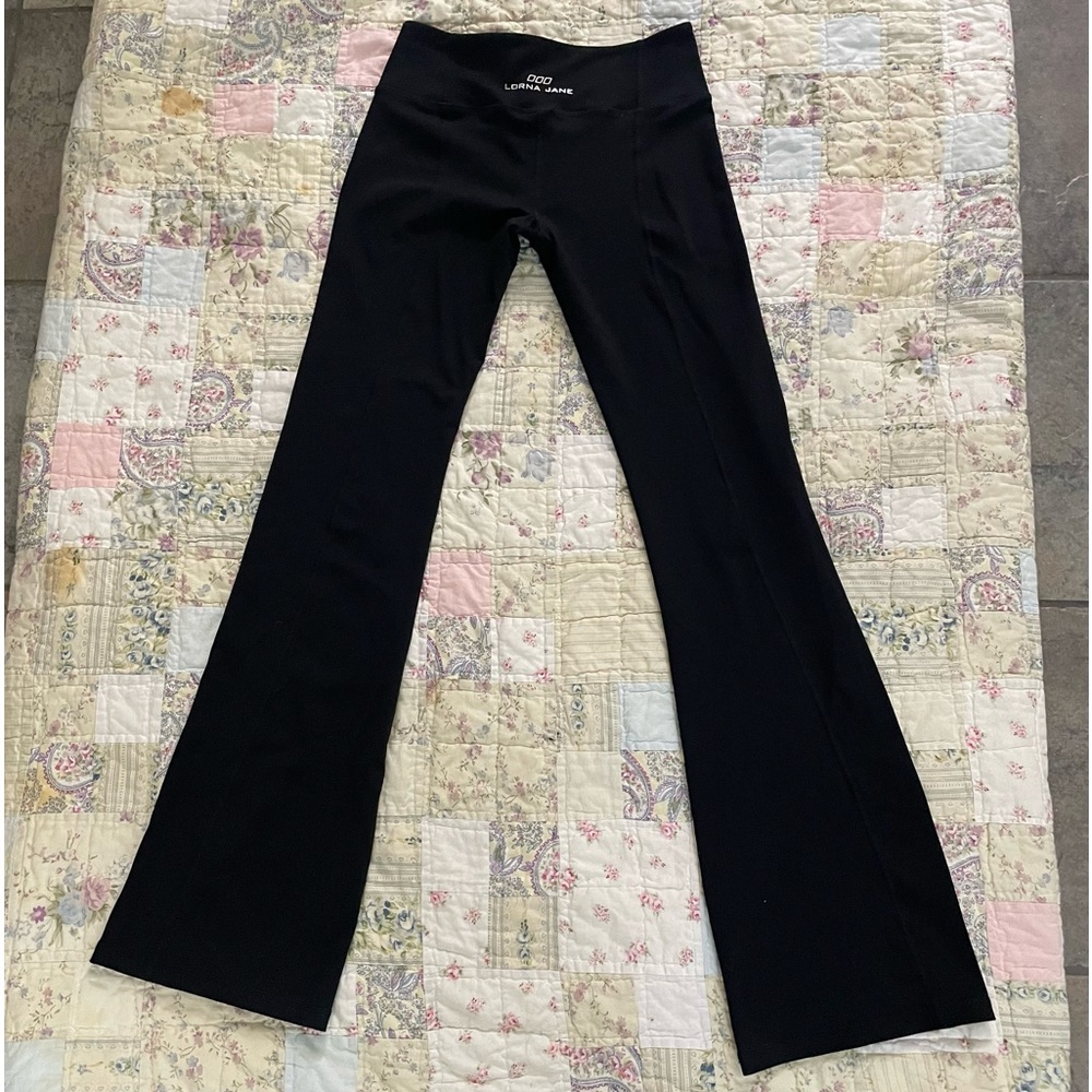 LORNA JANE ESSENTIAL FLARE SMOOTHING FRONT